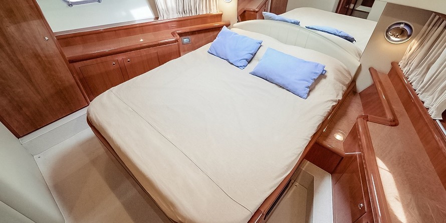 Ferretti 680