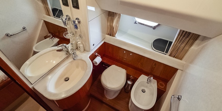 Ferretti 680