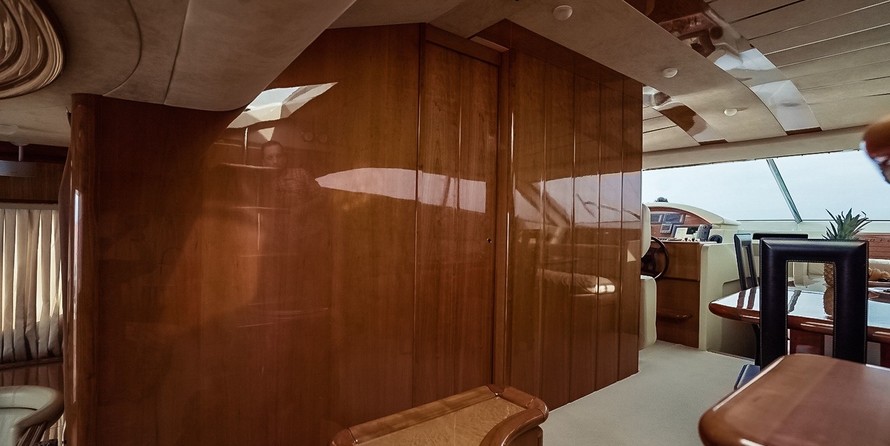 Ferretti 680