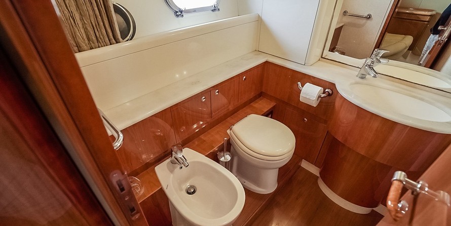 Ferretti 680