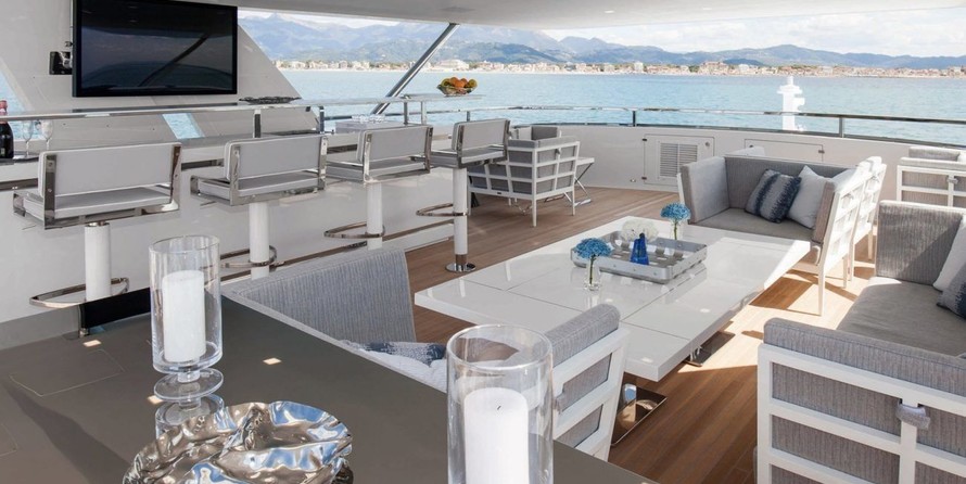 Benetti Veloce 140