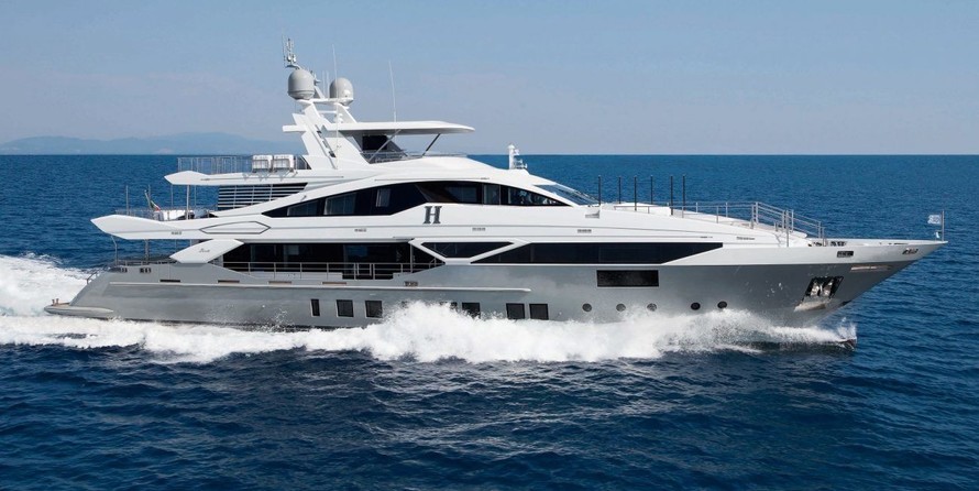 Benetti Veloce 140