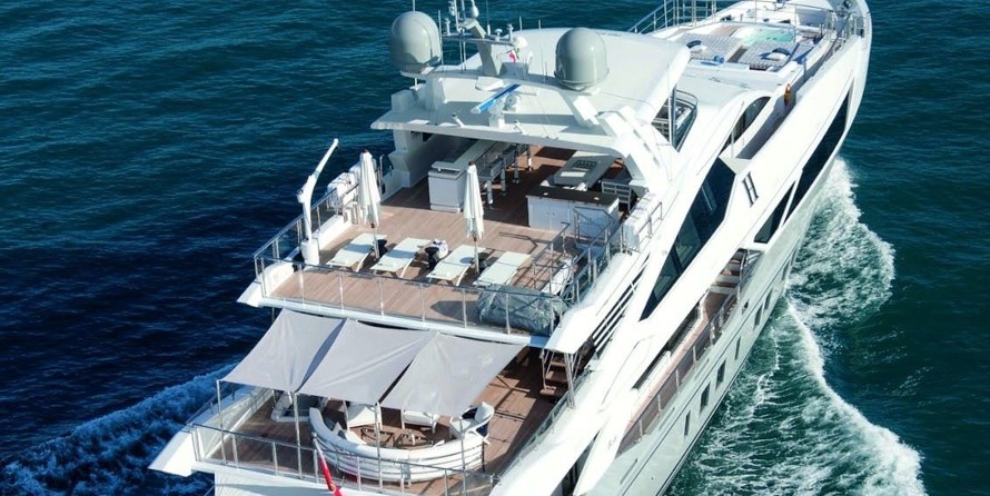 Benetti Veloce 140