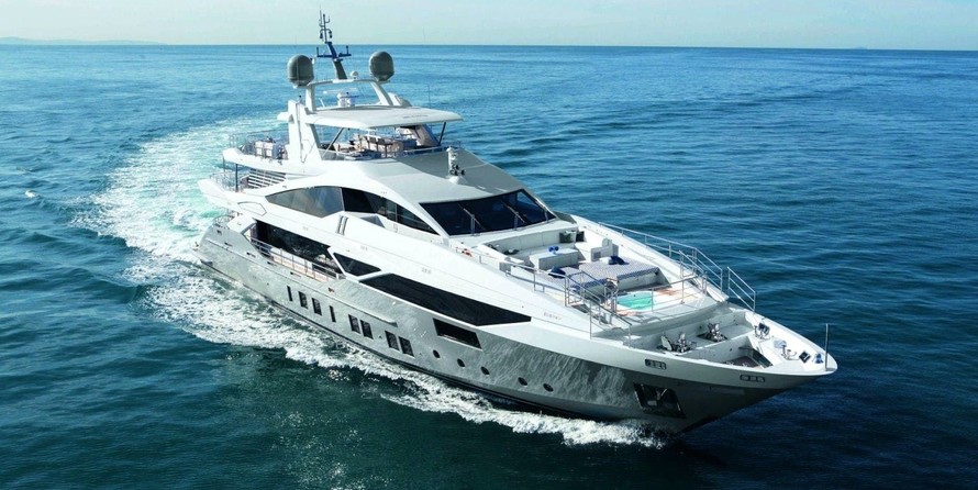 Benetti Veloce 140
