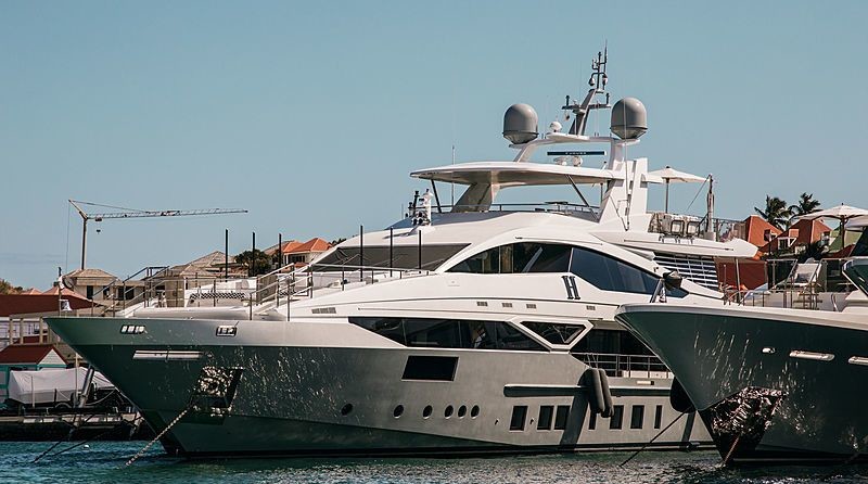 Benetti Veloce 140