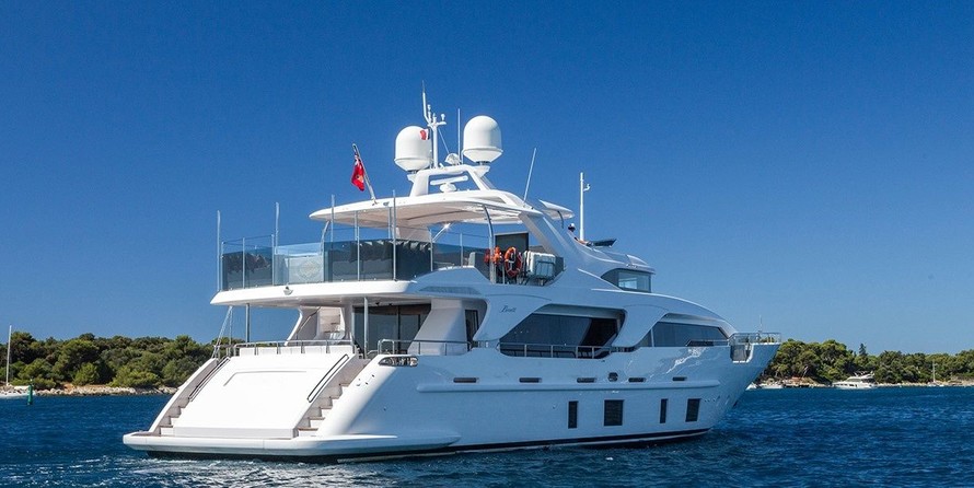 Benetti Delfino 93