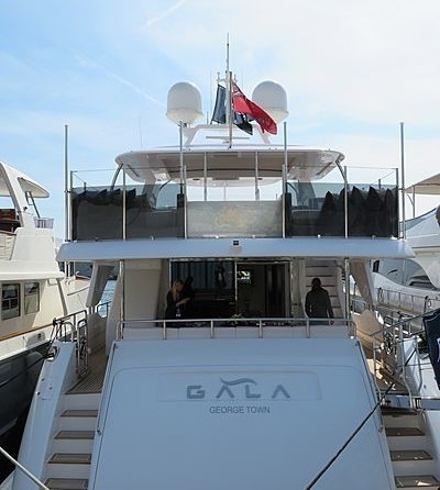 Benetti Delfino 93