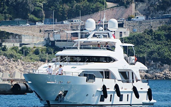 Benetti Delfino 93