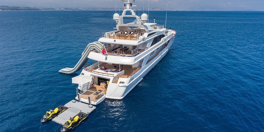 Benetti 100