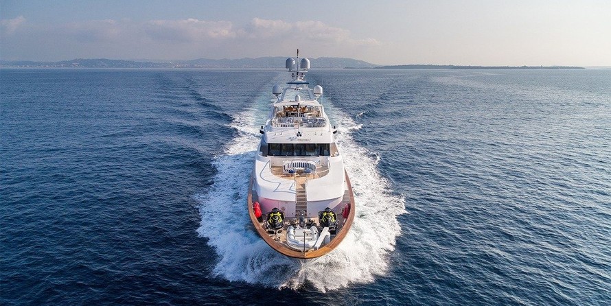 Benetti 100