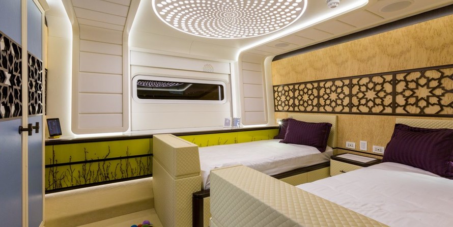 Palmer Johnson 150 SportYacht