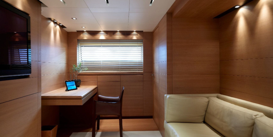 Cantieri di Pisa 110 Akhir