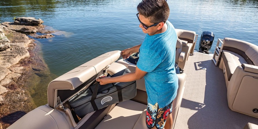 Sun Tracker Party Barge 22 DLX