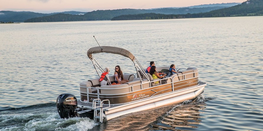 Sun Tracker Party Barge 22 DLX