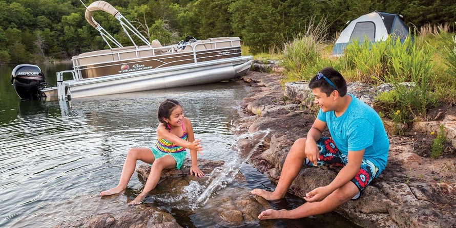 Sun Tracker Party Barge 22 DLX