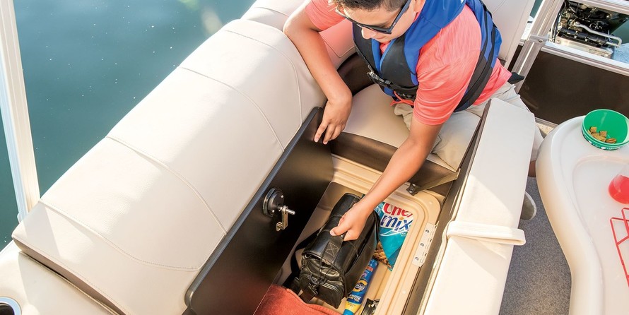 Sun Tracker Party Barge 22 DLX