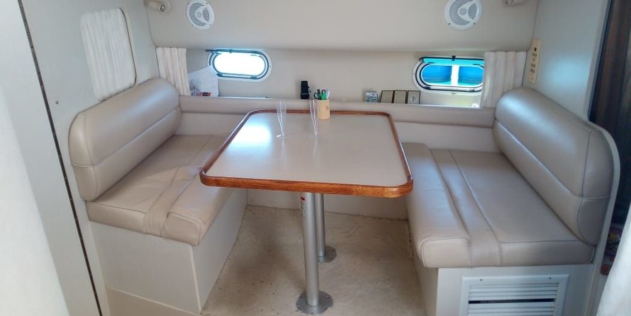 Cruiser Yachts 3375