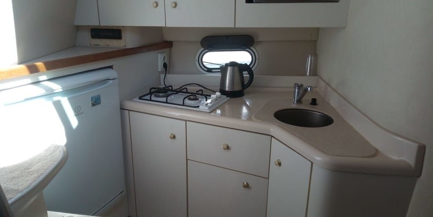 Cruiser Yachts 3375