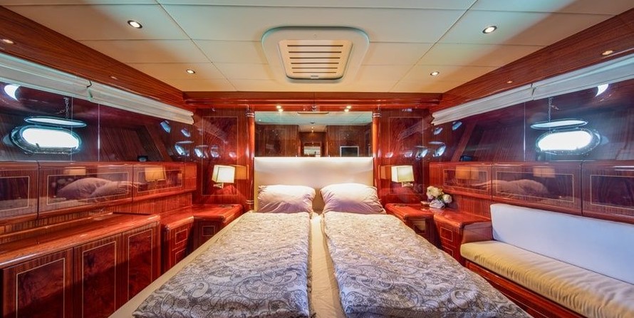 Overmarine Mangusta 72