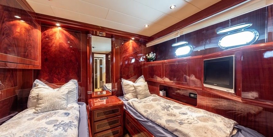 Overmarine Mangusta 72