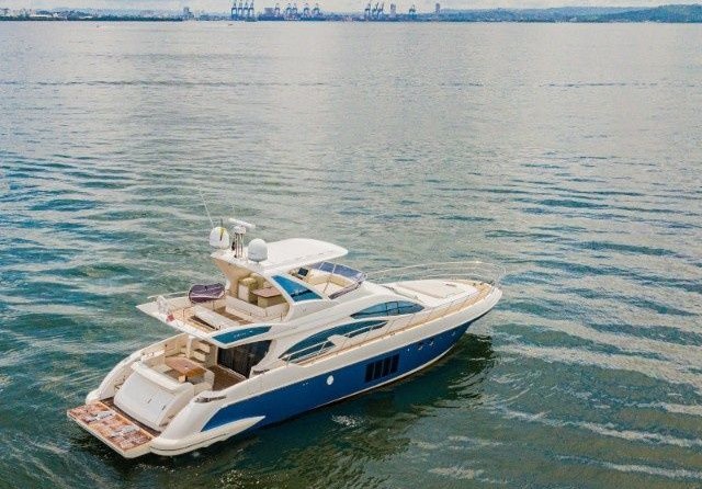 Azimut 64 Fly