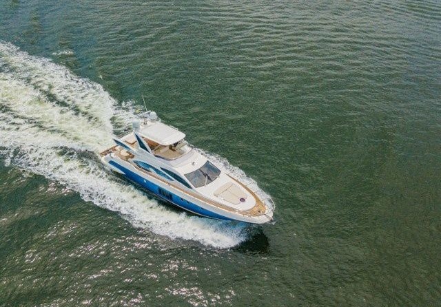 Azimut 64 Fly