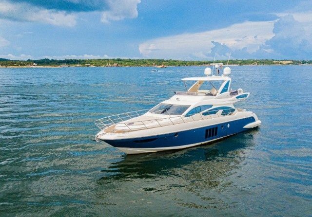 Azimut 64 Fly