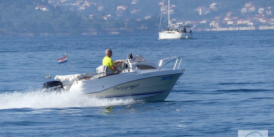 Quicksilver Activ 430 Cabin