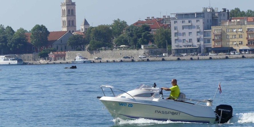 Quicksilver Activ 430 Cabin