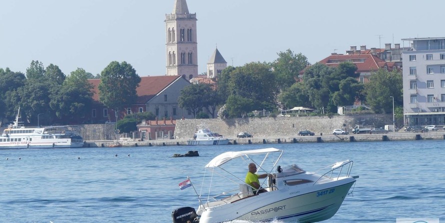 Quicksilver Activ 430 Cabin