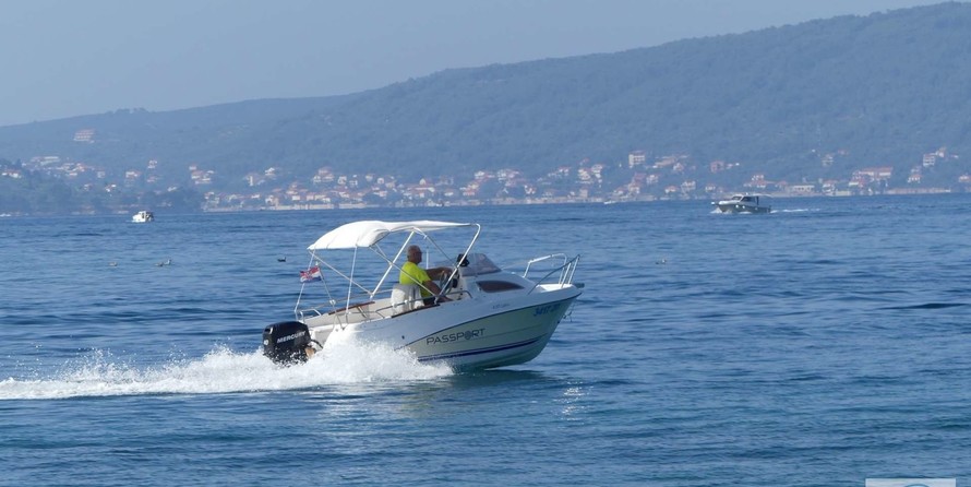 Quicksilver Activ 430 Cabin