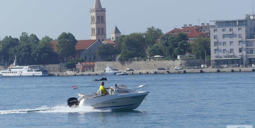 Quicksilver Activ 430 Cabin