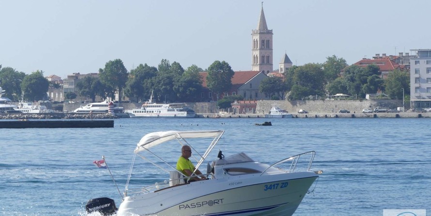 Quicksilver Activ 430 Cabin