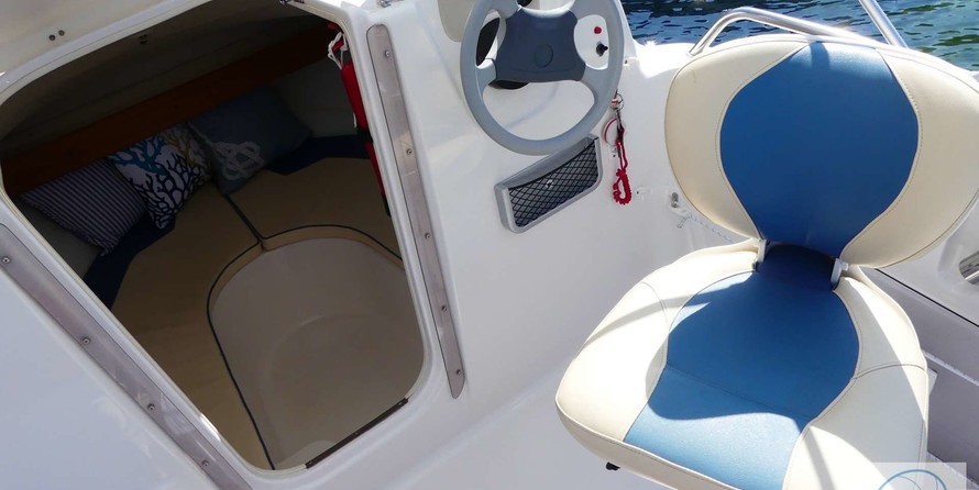 Quicksilver Activ 430 Cabin