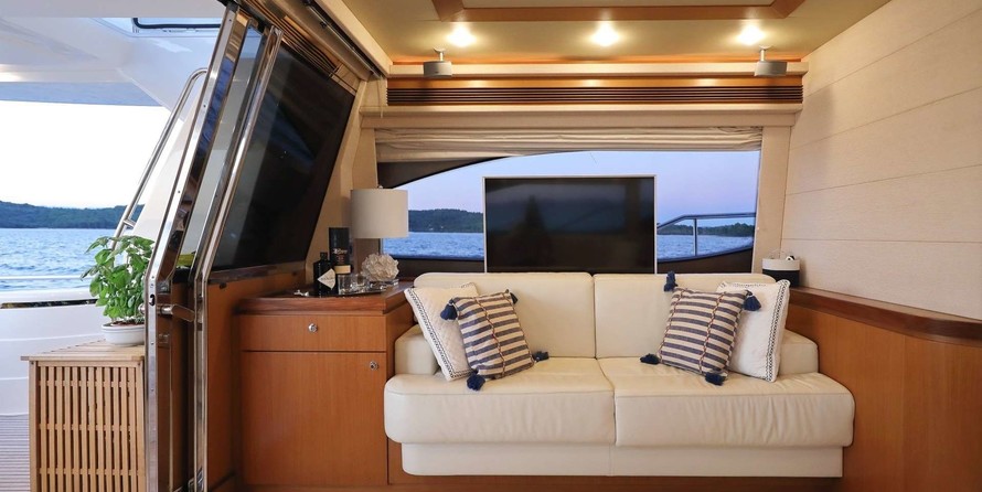 Ferretti 681