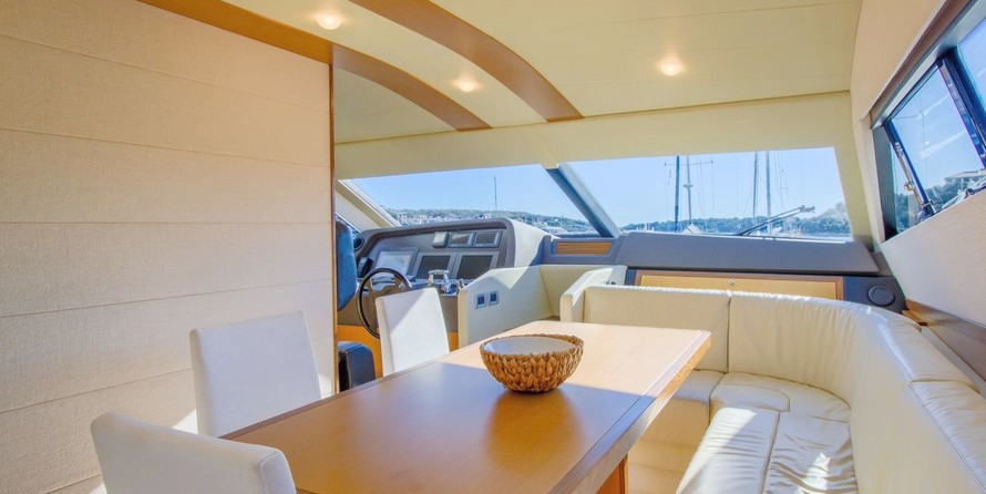 Ferretti 681