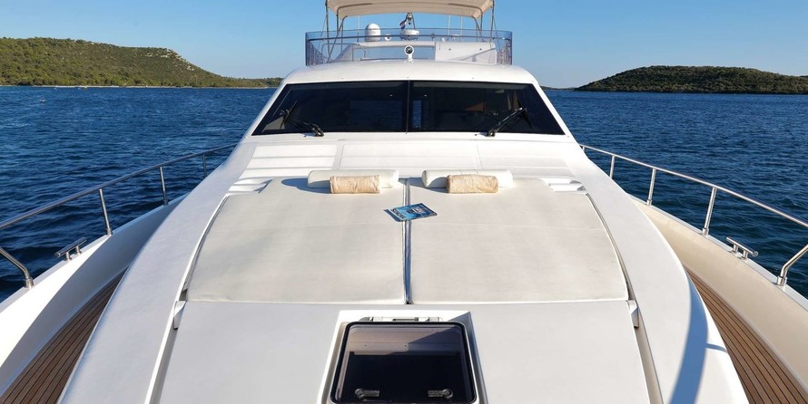 Ferretti 681