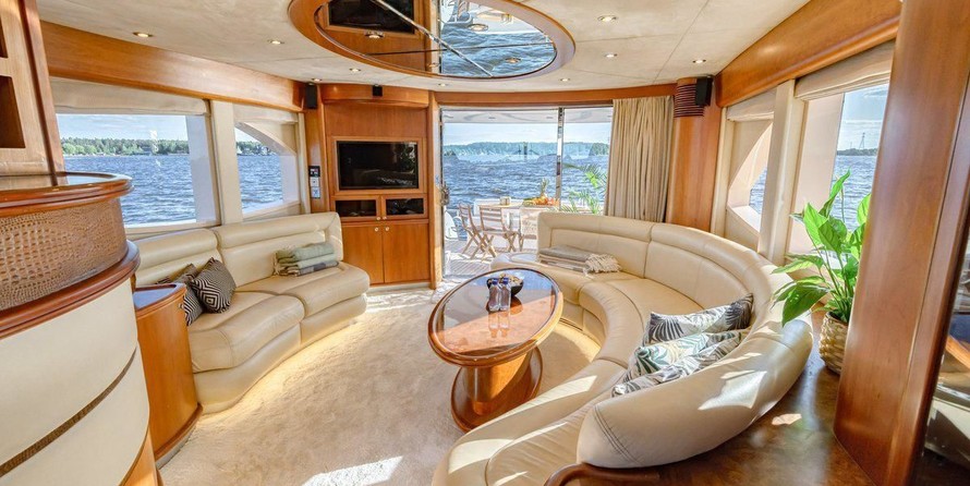 Majesty yachts gulf craft 66