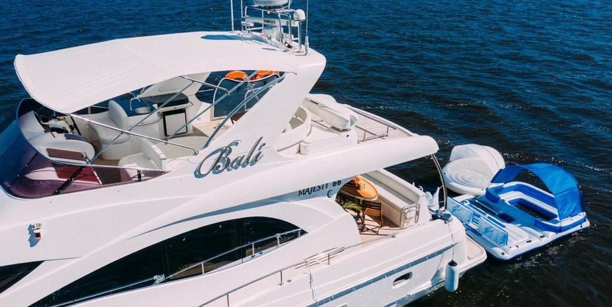 Majesty yachts gulf craft 66