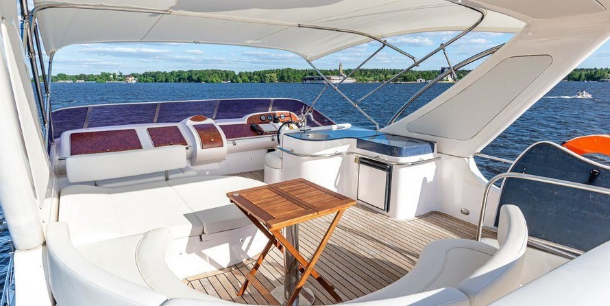 Majesty yachts gulf craft 66