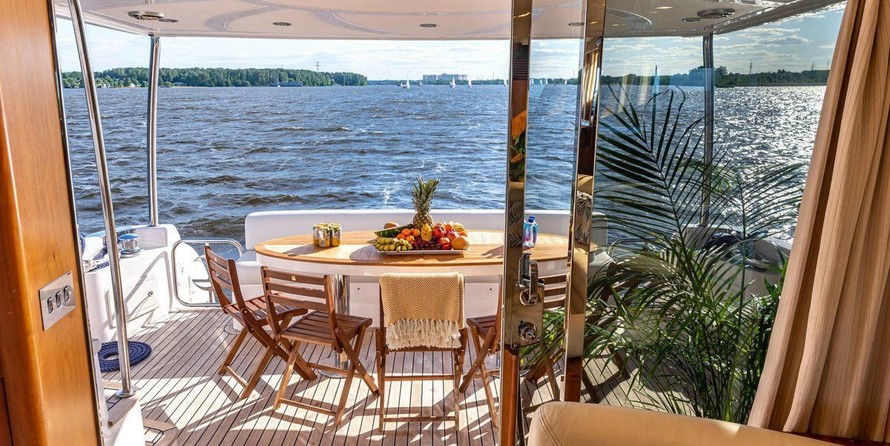 Majesty yachts gulf craft 66