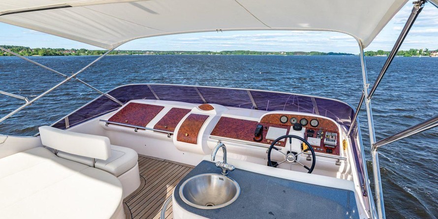 Majesty yachts gulf craft 66