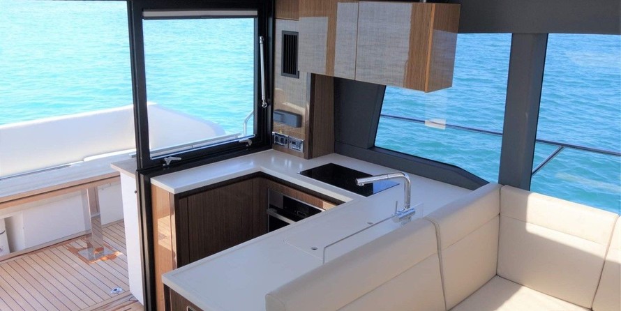 Sealine C430