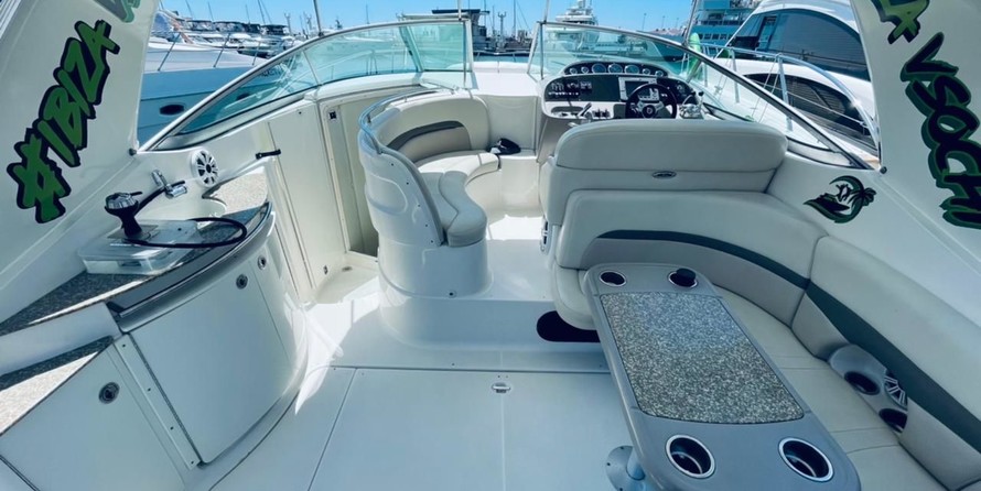 Chaparral 350 Signature Cruiser