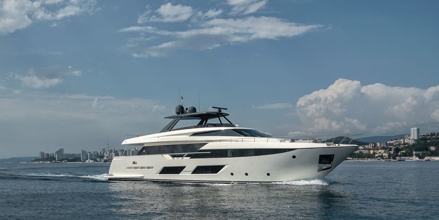Ferretti 920