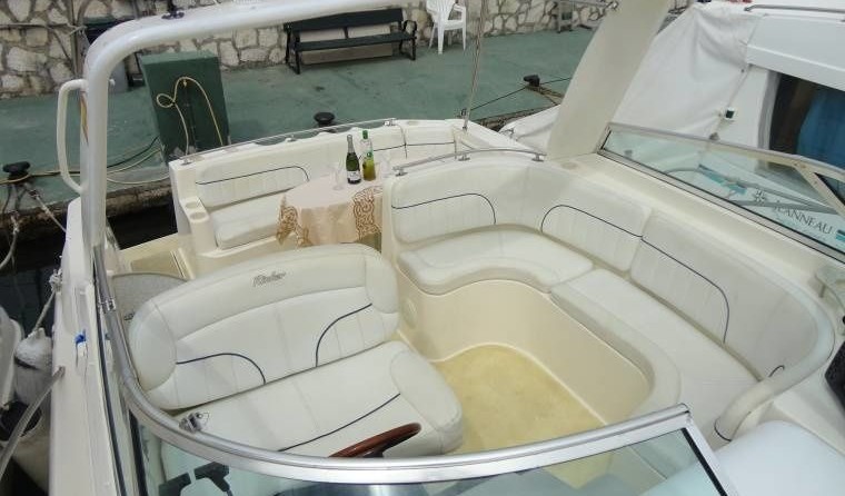 Rinker Fiesta Vee 310