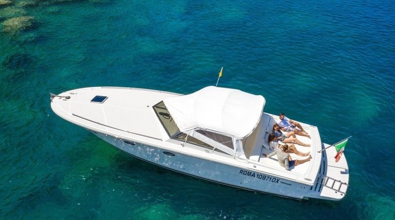 Tornado 38 Cruising