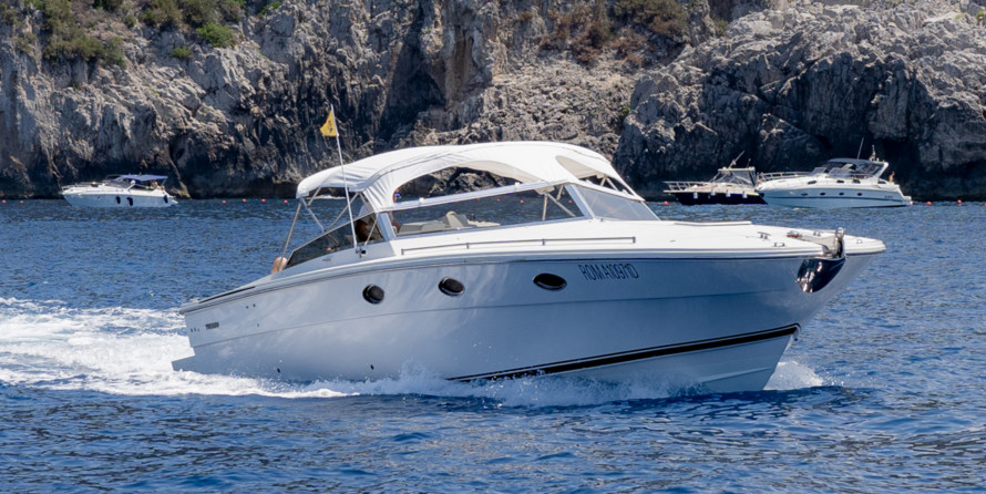 Tornado 38 Cruising