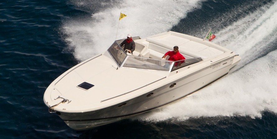 Tornado 38 Cruising