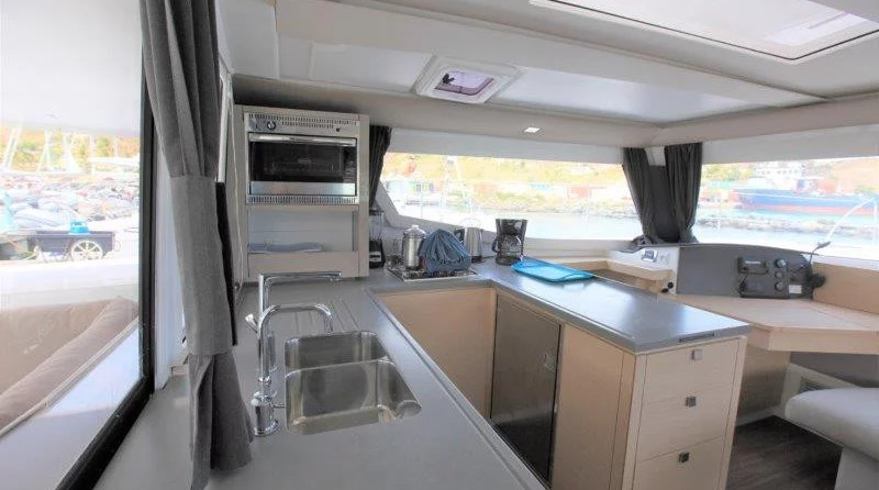 Fountaine Pajot Helia 44 Evolution